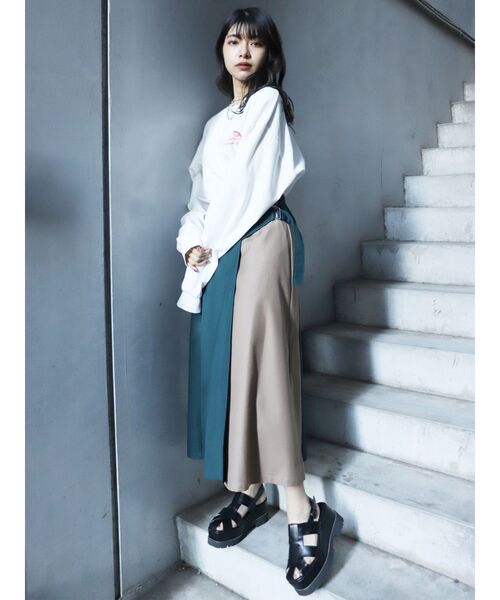 MURUA(ムルーア)の「アシメラップAラインスカート(スカート・レディース・ブルー/グリーン・1/2)」の13枚目の写真