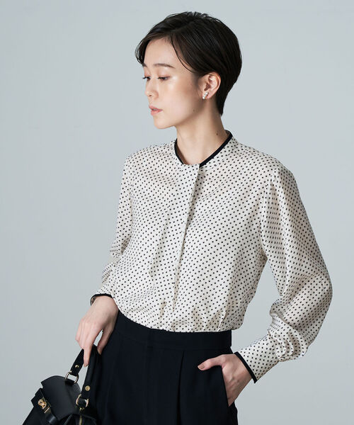 NOLLEY’S(ノーリーズ)の「ボウタイ風2WAYブラウス(シャツ/ブラウス・レディース・ホワイト系その他6/ホワイト系その他4/ホワイト系その他5/ライトブルー/オフホワイト・38/36)」の4枚目の写真