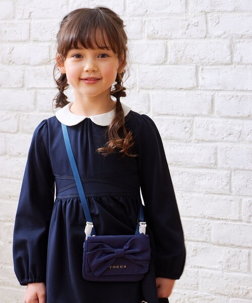 TOCCA BAMBINI(トッカバンビーニ)の「【WEB限定】RIBBON POCKET POUCH SHOULDER ポケットショルダー(ショルダーバッグ・キッズ・スカイブルー系/ネイビー系/ライラック系・F)」の2枚目の写真