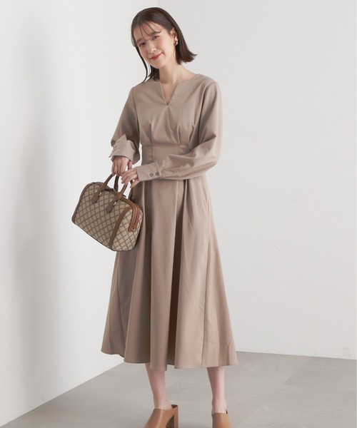 N.（N. Natural Beauty Basic）（エヌエヌナチュラルビューティーベーシック）の「【S Size Line】◆ウエストタックキーネックワンピース（ワンピース・レディース・ベージュ/ブラック系その他/ブルー/オフホワイト・SMALL/MEDIUM）」の12枚目の写真