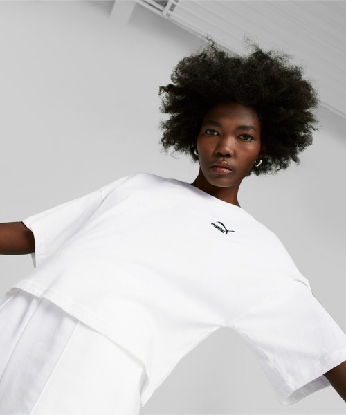 PUMA(プーマ)の「PUMA プーマ ウィメンズ CLASSICS オーバーサイズ 半袖 Tシャツ(Tシャツ/カットソー・レディース・ホワイト/ホワイト系その他/タン/ブラック/ブルー系その他・SMALL/MEDIUM/LARGE/X-SMALL)」の2枚目の写真