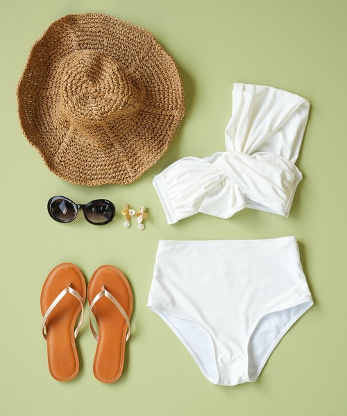 IAMUSE（アイアミューズ）の「ワンショルダーリボン風ビキニ/水着セット S0920【IAMUSE】（水着・レディース・アイボリー/ブラック・M/S）」の4枚目の写真