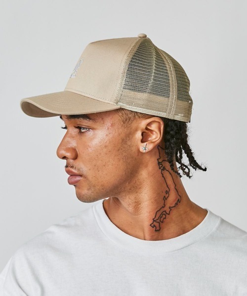 KANGOL(カンゴール)の「KANGOL SMU LOGO TRUCKER MESH CAP(キャップ・メンズ・ブラック/ベージュ/グレー/ブラック×ホワイト・ONE SIZE)」の14枚目の写真