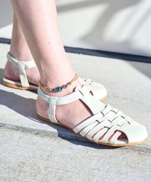 チャイハネ（チャイハネ）の「【チャイハネ】グルーカサンダル（サンダル・レディース・ベージュ/ブラック/ホワイト・24.5）」の2枚目の写真