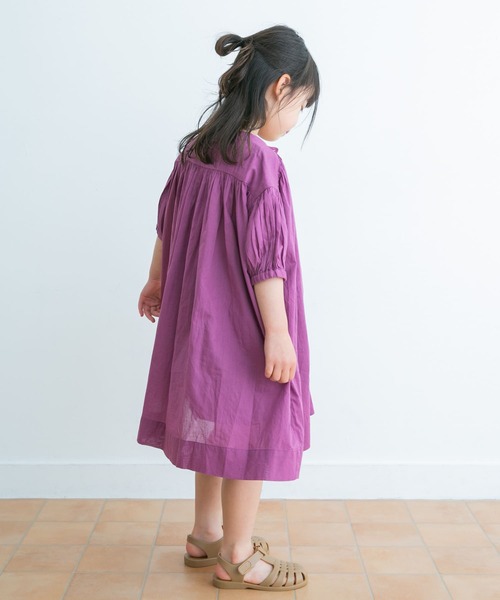 URBAN RESEARCH DOORS（アーバンリサーチドアーズ）の「『親子リンク』コットンボイルギャザーワンピース(KIDS)（ワンピース・キッズ・ピンク系その他/ネイビー/パープル系その他・105/135/120）」の21枚目の写真