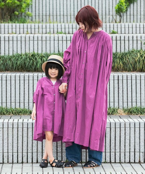 URBAN RESEARCH DOORS（アーバンリサーチドアーズ）の「『親子リンク』コットンボイルギャザーワンピース(KIDS)（ワンピース・キッズ・ピンク系その他/ネイビー/パープル系その他・105/135/120）」の22枚目の写真