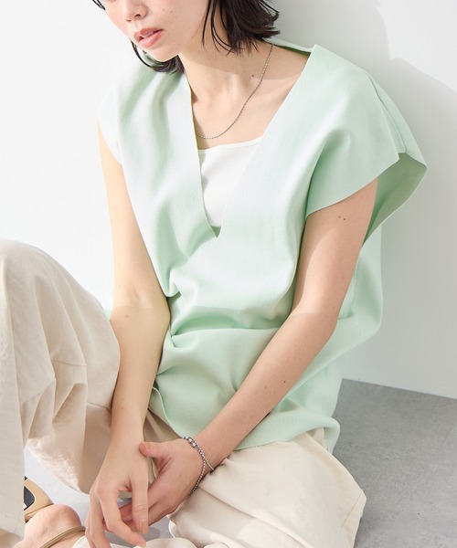 for/c(フォーシー)の「Vネックニットベスト【サスティナブル】(ベスト・レディース・ライトグリーン/ブラック・L/M)」の1枚目の写真