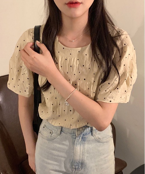 ibeul_（イベール）の「ドットプリントシャーリング生地半袖ブラウス（Tシャツ/カットソー・レディース・ベージュ・M/S/FREE）」の5枚目の写真