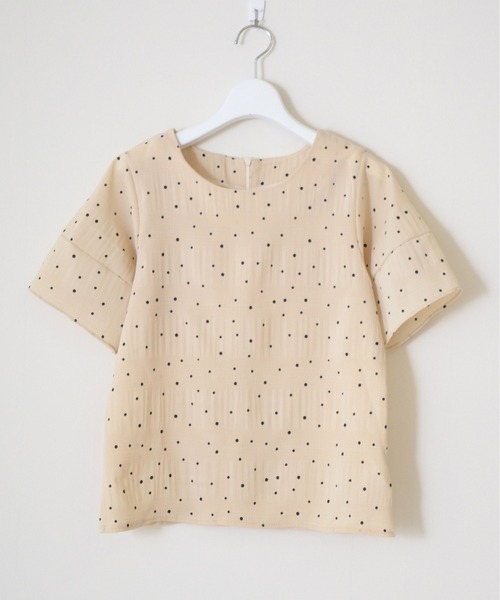 ibeul_（イベール）の「ドットプリントシャーリング生地半袖ブラウス（Tシャツ/カットソー・レディース・ベージュ・M/S/FREE）」の6枚目の写真