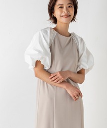 “きれいめ”と“カジュアル”の絶妙なバランスで、大人のリラクシースタイルを導く袖切替ジョーゼットカットワンピース