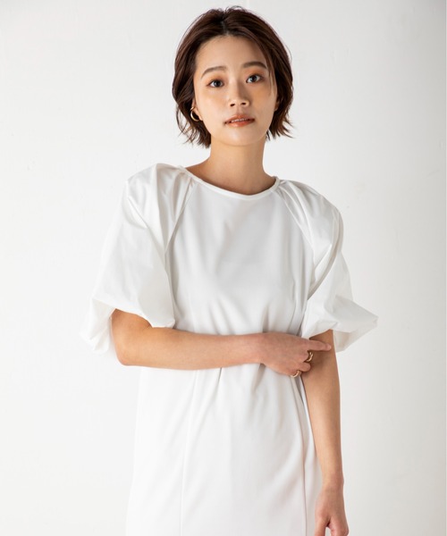 MILLION CARATS(ミリオンカラッツ)の「“きれいめ”と“カジュアル”の絶妙なバランスで、大人のリラクシースタイルを導く袖切替ジョーゼットカットワンピース(ワンピース・レディース・オフホワイト/ベージュ/ブラック・FREE)」の7枚目の写真