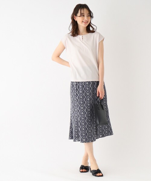 index（インデックス）の「◆パール調モチーフトップス 【接触冷感/洗濯機洗い可】（Tシャツ/カットソー・レディース・ライトグレー/ライトブルー/ネイビー/キャメル/パープル系・38/42/36/40）」の8枚目の写真