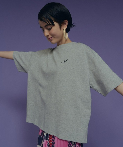 manana suerte(マニャーナスエルテ)の「オーバーサイズM刺繍Tシャツ(Tシャツ/カットソー・レディース・ホワイト/ブラック/グレー・FREE)」の13枚目の写真