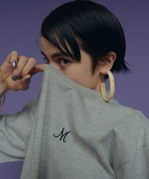 manana suerte(マニャーナスエルテ)の「オーバーサイズM刺繍Tシャツ(Tシャツ/カットソー・レディース・ホワイト/ブラック/グレー・FREE)」の20枚目の写真