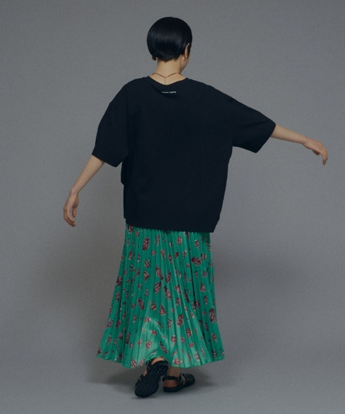 manana suerte(マニャーナスエルテ)の「オーバーサイズM刺繍Tシャツ(Tシャツ/カットソー・レディース・ホワイト/ブラック/グレー・FREE)」の22枚目の写真