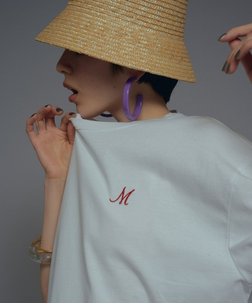 manana suerte(マニャーナスエルテ)の「オーバーサイズM刺繍Tシャツ(Tシャツ/カットソー・レディース・ホワイト/ブラック/グレー・FREE)」の18枚目の写真