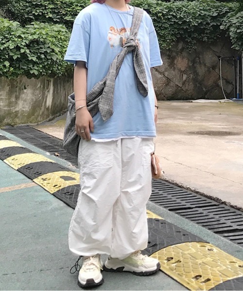 Silly(シリー)の「【春のY2Kコーデに大活躍!】ルーズシルエットカーゴパンツ(カーゴパンツ・レディース・ホワイト・MEDIUM/LARGE)」の6枚目の写真