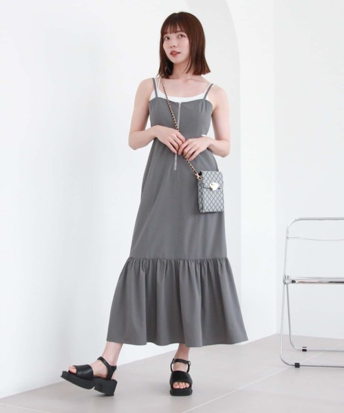 archives(アルシーヴ)の「サイドスリットナイロンキャミワンピース(ワンピース・レディース・ブラック/アイボリー/ブルーグレー・MEDIUM)」の18枚目の写真