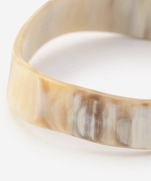 Bshop(ビショップ)の「CATH・S | HORN BANGLE WOMEN(バングル/リストバンド・レディース・ブラック/ベージュ・ONE)」の5枚目の写真