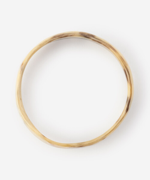 Bshop(ビショップ)の「CATH・S | HORN BANGLE WOMEN(バングル/リストバンド・レディース・ブラック/ベージュ・ONE)」の3枚目の写真