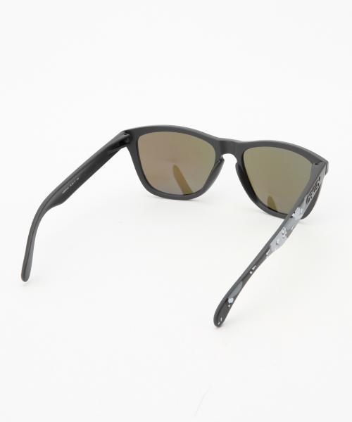 OAKLEY（オークリー）の「OAKLEY / Frogskins デザートカモ（サングラス・メンズ・チャコールグレー・ONE SIZE）」の4枚目の写真