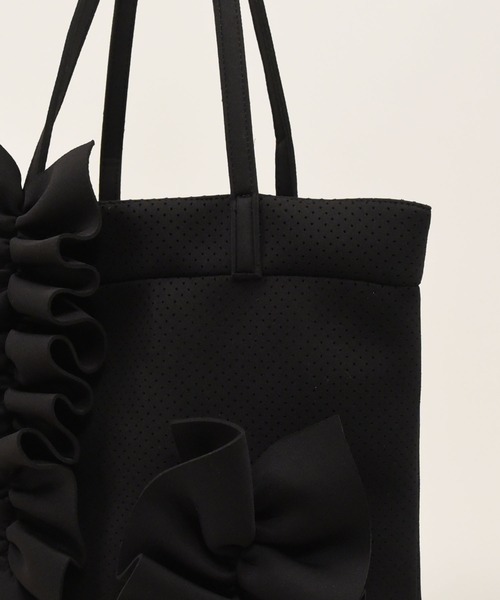 styiro(スタイロ)の「再入荷 【軽量】カオスフリルビッグトートバッグ 大容量(トートバッグ・レディース・シルバー/ブラック/ベージュ系その他/ブルー/イエロー/アイボリー/グレー/オレンジ・FREE)」の16枚目の写真