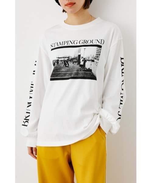 RODEO CROWNS WIDE BOWL(ロデオクラウンズワイドボウル)の「BMJ Photo L/S Tシャツ(Tシャツ/カットソー・レディース・オフホワイト/マスタード/チャコールグレー・FREE)」の2枚目の写真