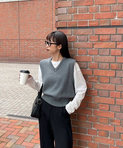 Chillfar（チルファー）の「ベーシックVネックニットベスト（ベスト・レディース・ネイビー/ブラック/グレイッシュベージュ/グレー・FREE）」の15枚目の写真