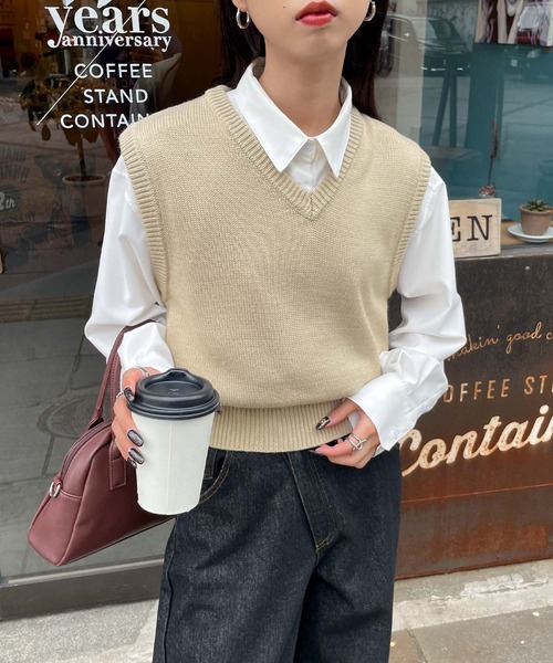 Chillfar（チルファー）の「ベーシックVネックニットベスト（ベスト・レディース・ネイビー/ブラック/グレイッシュベージュ/グレー・FREE）」の21枚目の写真