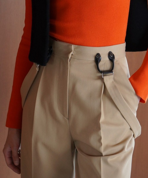 CLANE(クラネ)の「SUSPENDER WIDE PANTS(その他パンツ・レディース・ブラック/グレー/ベージュ・1/0/2)」の5枚目の写真