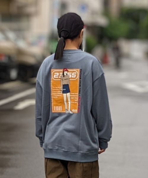 23.65(イーシプサムチョンユクオ)の「23.65/イーシプサムチョンユクオ 【web限定】23.65×RED CAP GIRL イラストプリントクルースウェット(スウェット・レディース・ブラック系5/ブルー系5/グレー系2/ブルー系1/ブラック系3/ブラック系4/ブラック系1/ブルー系2/グレー系1/ブルー系3/グレー系3/ブラック系2/グレー系5/グレー系4/ブルー系4・X-LARGE/MEDIUM/LARGE)」の12枚目の写真