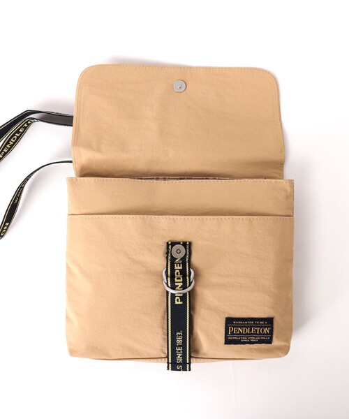 PENDLETON（ペンドルトン）の「【PENDLETON/ ペンドルトン】LOGOTAPE FLAP SHOULDER 233033（ショルダーバッグ・メンズ・ブラック/ベージュ・FREE）」の9枚目の写真