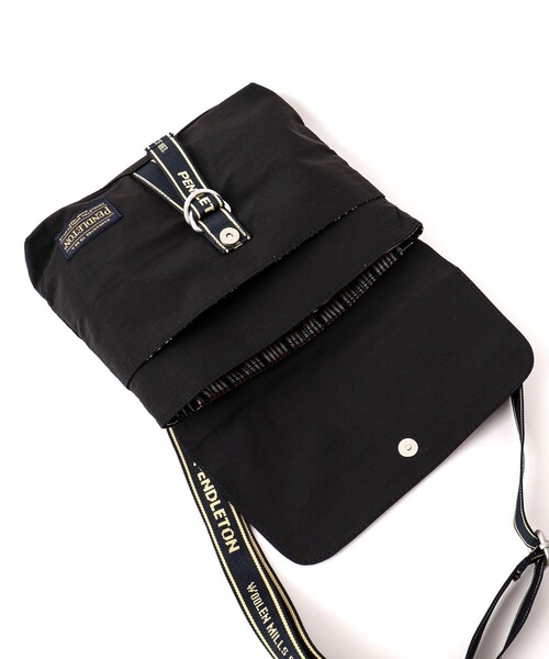 PENDLETON（ペンドルトン）の「【PENDLETON/ ペンドルトン】LOGOTAPE FLAP SHOULDER 233033（ショルダーバッグ・メンズ・ブラック/ベージュ・FREE）」の19枚目の写真