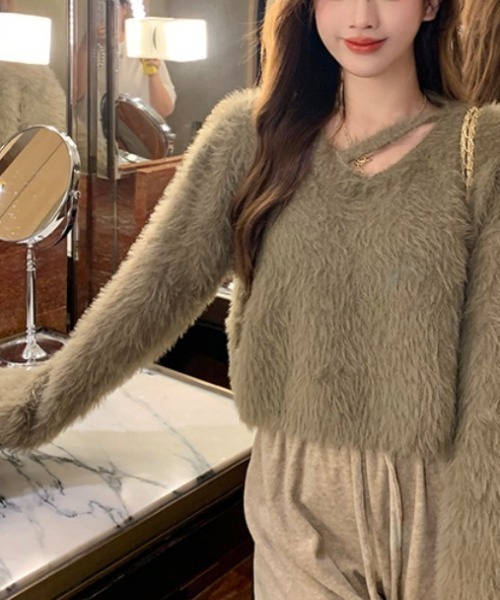 gossip！ロサンゼルス（ゴシップロサンゼルス）の「デコルテデザイン フェザーヤーンニット（ニット/セーター・レディース・オフホワイト/ブラック/グレー/ホワイト/ベージュ・FREE）」の5枚目の写真