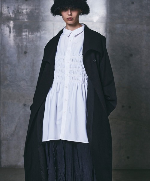 AULA（アウラ）の「【AULA】スモッキングオーバーシャツ（シャツ/ブラウス・レディース・ブラック/ホワイト・FREE）」の15枚目の写真