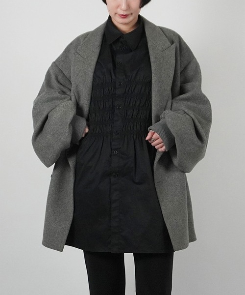 AULA（アウラ）の「【AULA】スモッキングオーバーシャツ（シャツ/ブラウス・レディース・ブラック/ホワイト・FREE）」の21枚目の写真