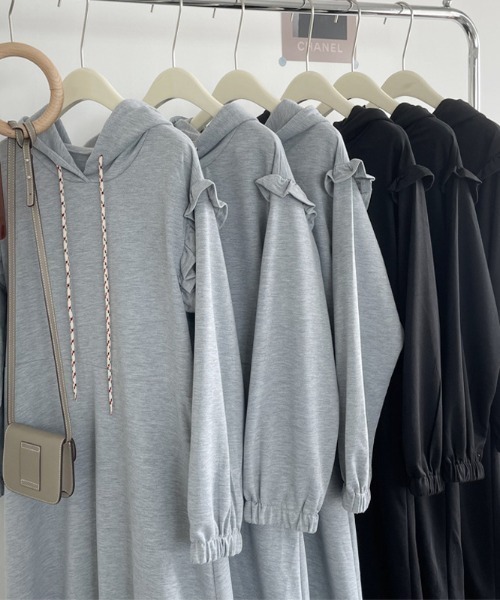 【セール】ショルダーフリルパーカーワンピース（ワンピース）｜deux amour（ドゥーザムール）