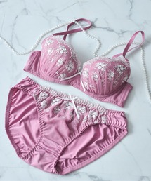 Dolce Fiora(ドルチェフィオラ)の【ノンワイヤーみたいな着け心地】しっかり胸を支えてくれるソフトワイヤーブラ&ショーツ(ブラ&ショーツ)