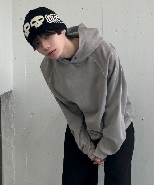 XU(エックスユー)の「ストリートファッション XU エックスユー studs pigment hoodie スタッズ ピグメント フーディー ラグランパーカー オーバーサイズ 長袖トップス 韓国ファッション(パーカー・メンズ・チャコールグレー/ベージュ・ONE SIZE)」の17枚目の写真