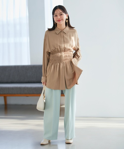 VIS（ビス）の「【洗える】ウエストシャーリングブラウス（シャツ/ブラウス・レディース・ベージュ/オフホワイト/グリーン系その他・FREE）」の4枚目の写真