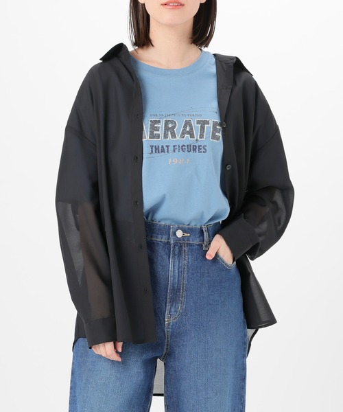 Honeys（ハニーズ）の「シアーシャツ（シャツ/ブラウス・レディース・ホワイト/ライトカーキ/ブラック/グレイッシュベージュ/サックスブルー/ピンク/ブラウン/ブルー/チャコールグレー・M/S/LL/L）」の3枚目の写真