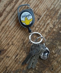 dictionary（ディクショナリー）の「【（What it isNt）ART BY MARKGONZALES / (ワットイットイズント) アートバイ マークゴンザレス 】 リール ホルダー（キーホルダー）」