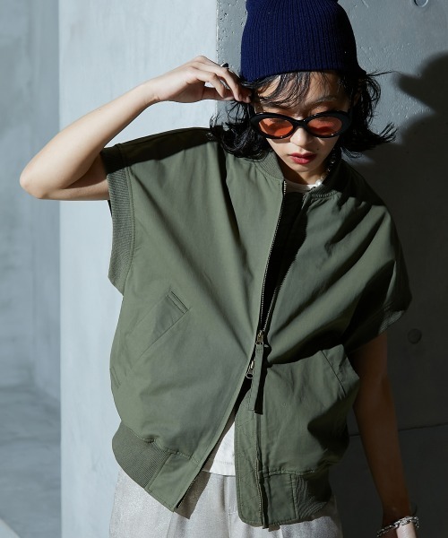 GEVS.(ジェイヴィス)の「<大きいサイズ> MA‐1ジレ GEVS.(ベスト・レディース・カーキ/ブラック・LL/3L/4L/5L/L)」の2枚目の写真