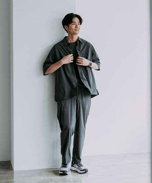 green label relaxing(グリーンレーベルリラクシング)の「WONDER CLOTH ワイド ユーティリティ―パンツ イージーパンツ -ストレッチ・接触冷感-(その他パンツ・メンズ・ブラック/ダークグレー・S/M/L/XL)」の4枚目の写真