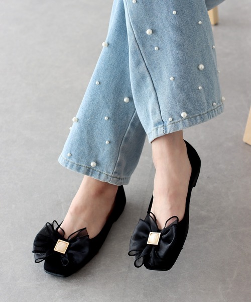 BLUEEAST(ブルーイースト)の「オーガンジーリボンパンプス(パンプス・レディース・ブラック/アイボリー・LARGE/MEDIUM)」の2枚目の写真