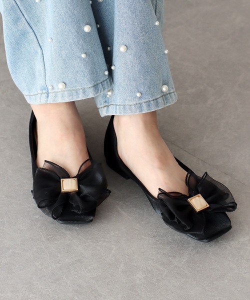 BLUEEAST(ブルーイースト)の「オーガンジーリボンパンプス(パンプス・レディース・ブラック/アイボリー・LARGE/MEDIUM)」の3枚目の写真