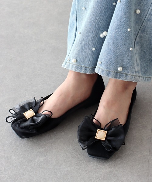 BLUEEAST(ブルーイースト)の「オーガンジーリボンパンプス(パンプス・レディース・ブラック/アイボリー・LARGE/MEDIUM)」の5枚目の写真