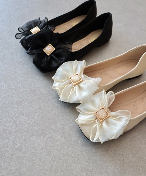 BLUEEAST(ブルーイースト)の「オーガンジーリボンパンプス(パンプス・レディース・ブラック/アイボリー・LARGE/MEDIUM)」の16枚目の写真