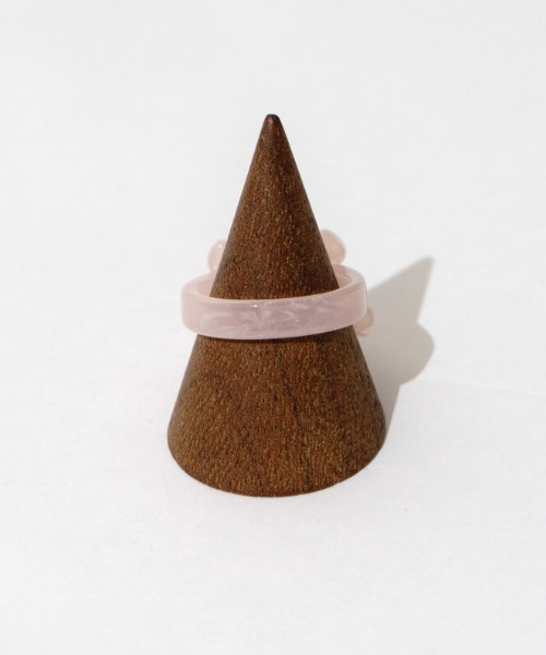 flower(フラワー)の「ジェリーリボンリング(リング・レディース・ピンク/アイボリー・FREE)」の4枚目の写真