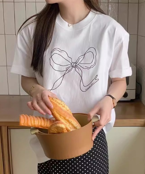 FREE STYLISTS(フリー スタイリスト)の「YUGA_YGMC リボンプリント Tシャツ(Tシャツ/カットソー・レディース・ブラック/ホワイト・FREE)」の2枚目の写真